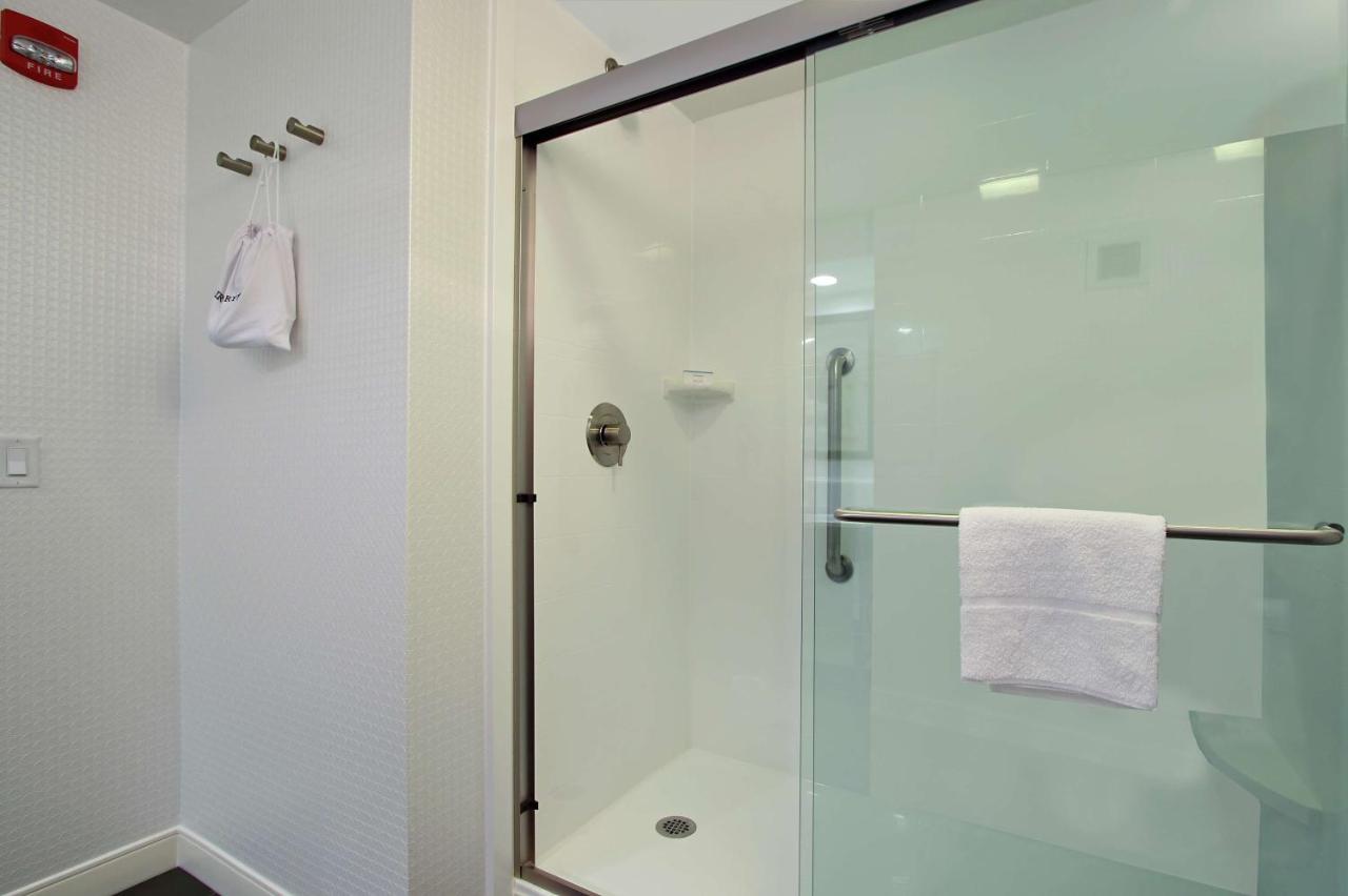 King Studio Suite - Non-Smoking at Hampton Inn Hagerstown-I-81