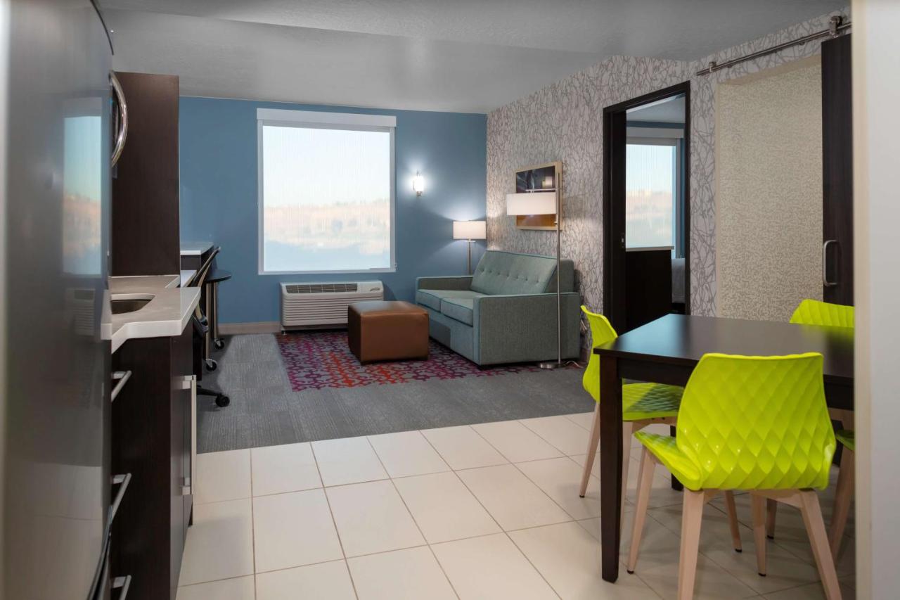 One-Bedroom Queen Suite - Non-Smoking at Home2 Suites by Hilton Page Lake Powell