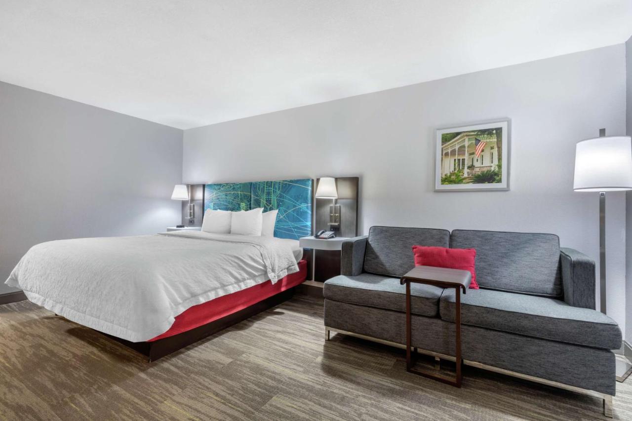 King Room - Mobility Accessible/Non-Smoking at Hampton Inn Brookhaven