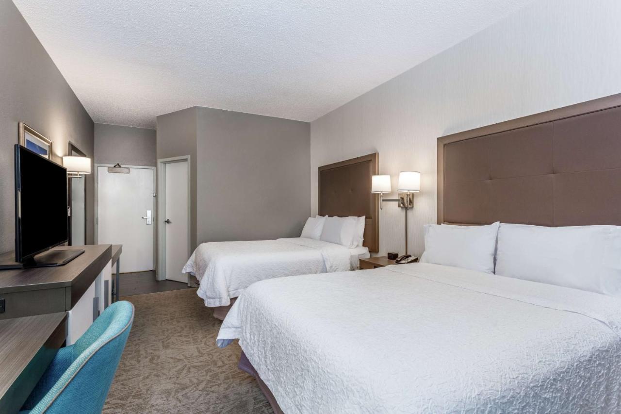 Queen Room with Two Queen Beds - Non-Smoking at Hampton Inn Milwaukee-Airport