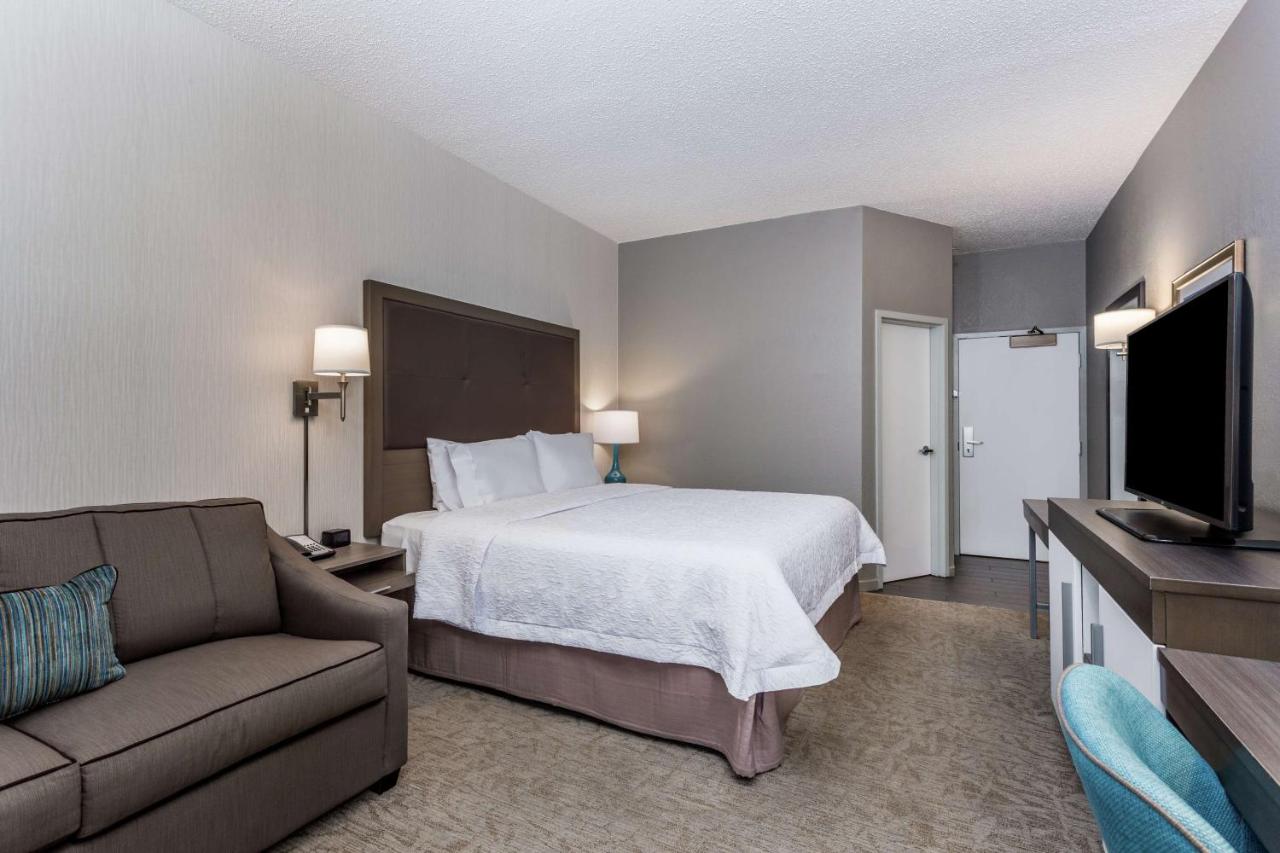 King Bed Study with Sofabed - Non-Smoking at Hampton Inn Milwaukee-Airport