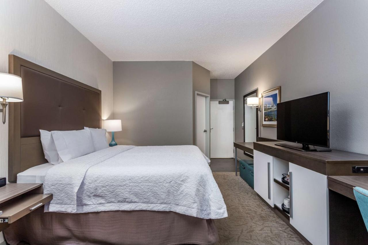 King Room - Non-Smoking at Hampton Inn Milwaukee-Airport