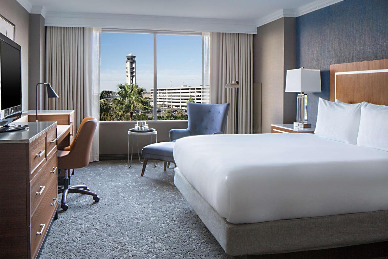 King Room at Hilton New Orleans Airport