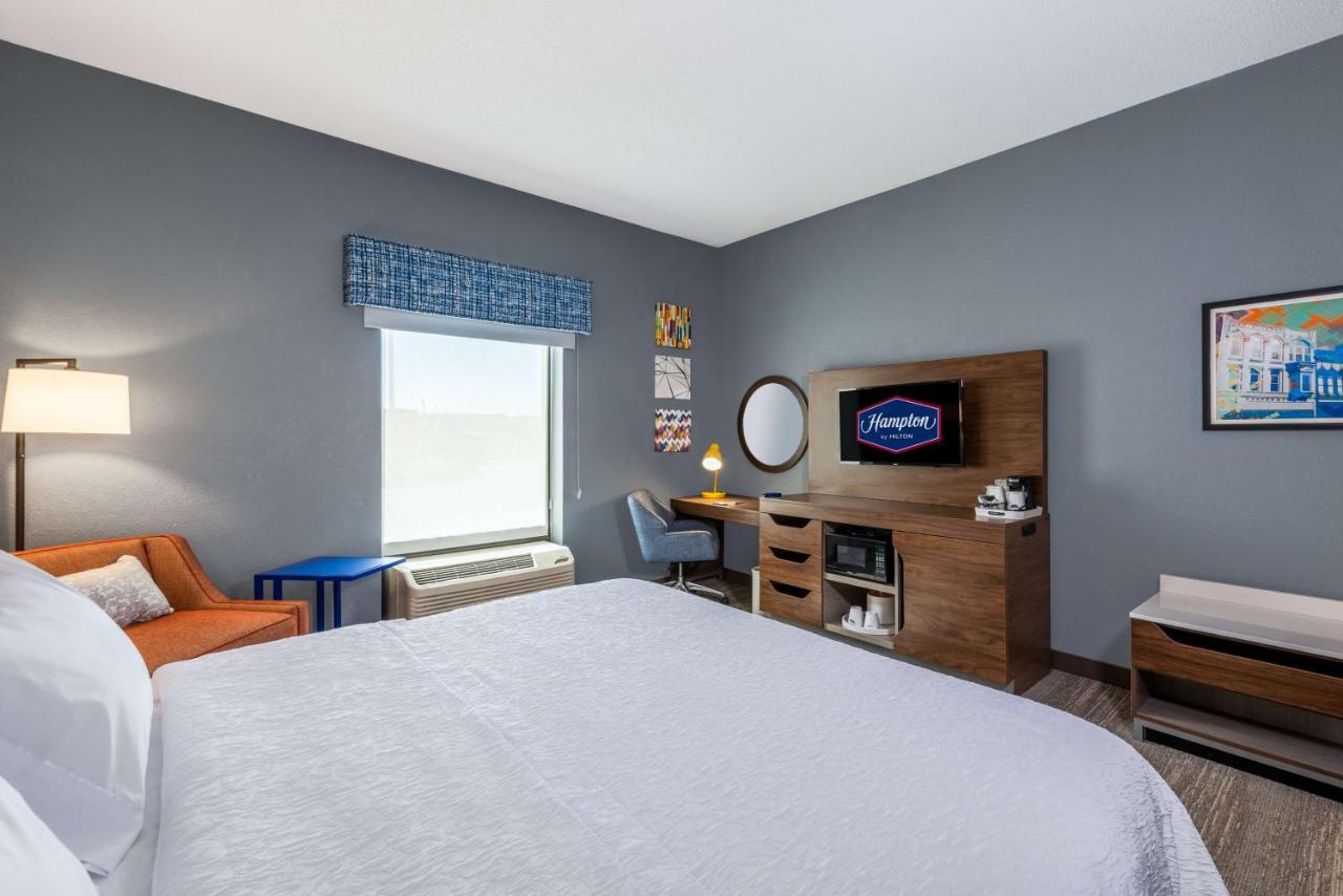 King Room - Non-Smoking at Hampton Inn & Suites Hopkinsville
