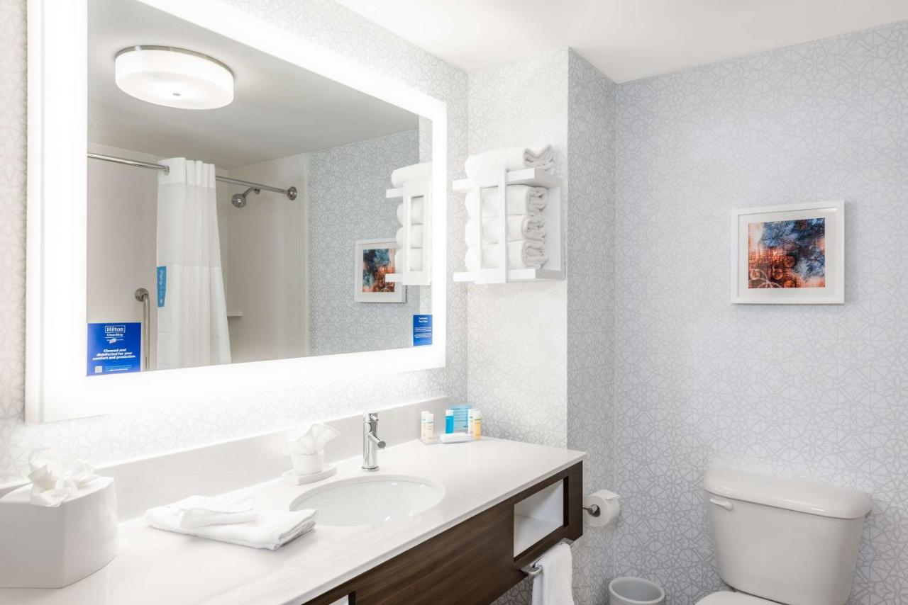 Queen Room with Two Queen Beds - Non-Smoking at Hampton Inn & Suites Hopkinsville