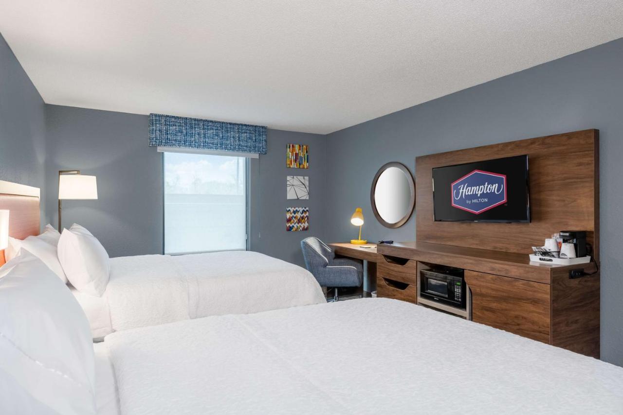 Queen Room with Two Queen Beds - Non-Smoking at Hampton Inn & Suites Hopkinsville