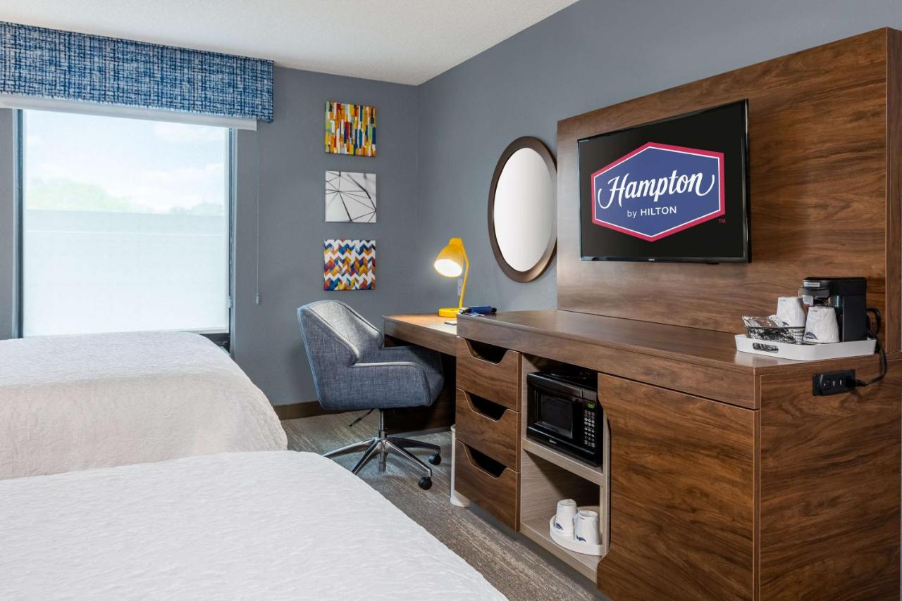Queen Room with Two Queen Beds - Non-Smoking at Hampton Inn & Suites Hopkinsville