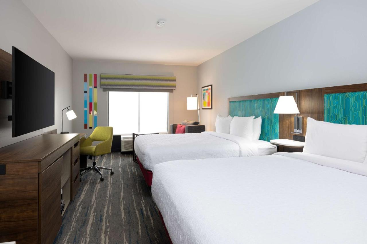 Queen Room - Non-Smoking at Hampton Inn & Suites Alpharetta Roswell
