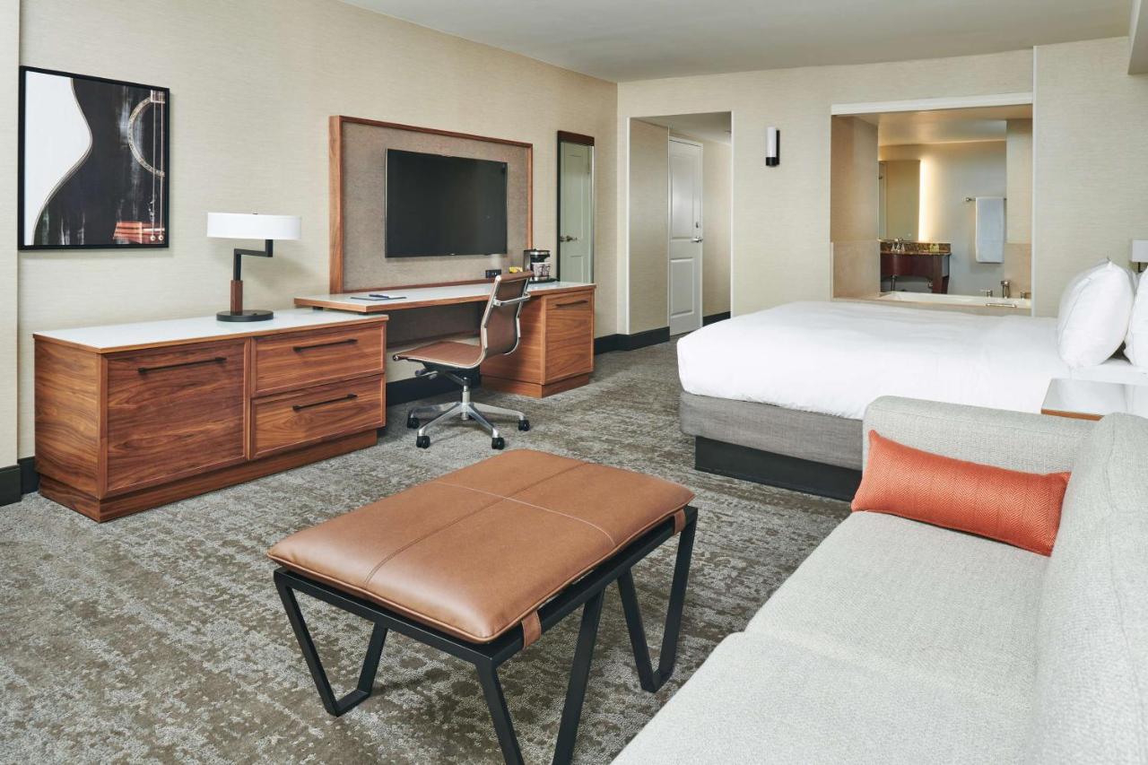 King Room with Jetted Tub at DoubleTree by Hilton Fullerton