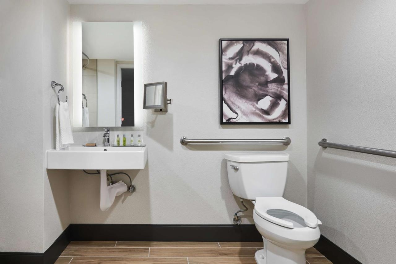 King Room - Mobility/Hearing Accessible at DoubleTree by Hilton Fullerton
