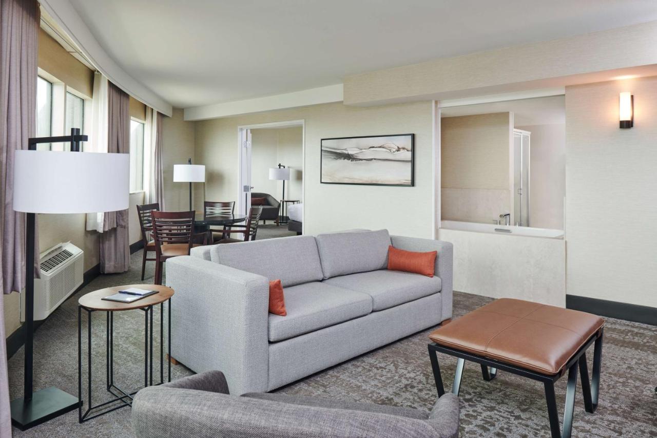 One-Bedroom King Suite with Jetted Tub at DoubleTree by Hilton Fullerton