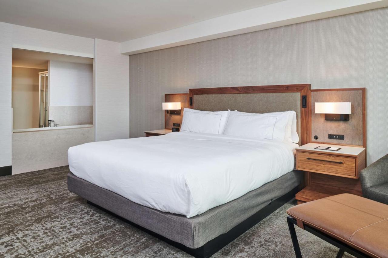 King Room with Jetted Tub at DoubleTree by Hilton Fullerton