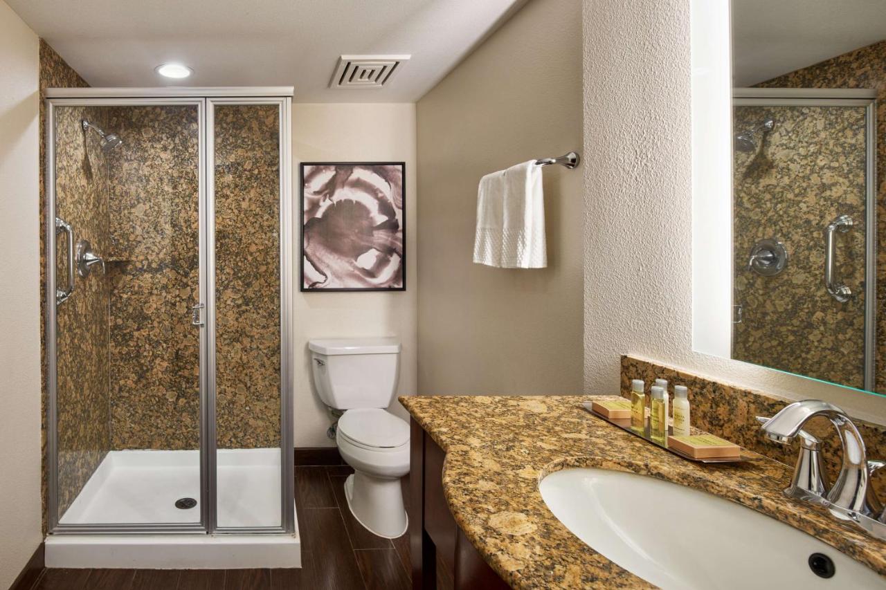 King Room at DoubleTree by Hilton Fullerton