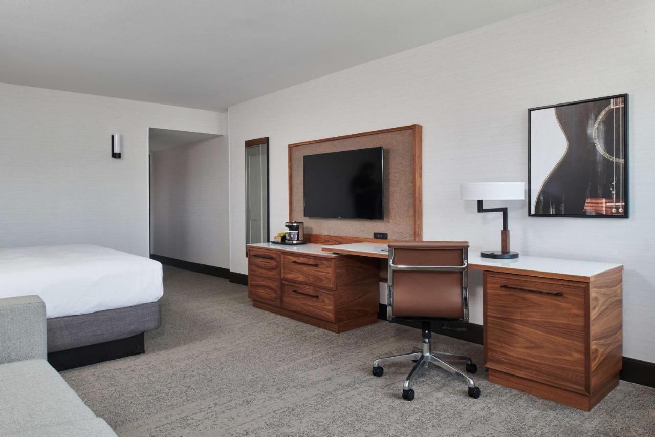 King Room at DoubleTree by Hilton Fullerton