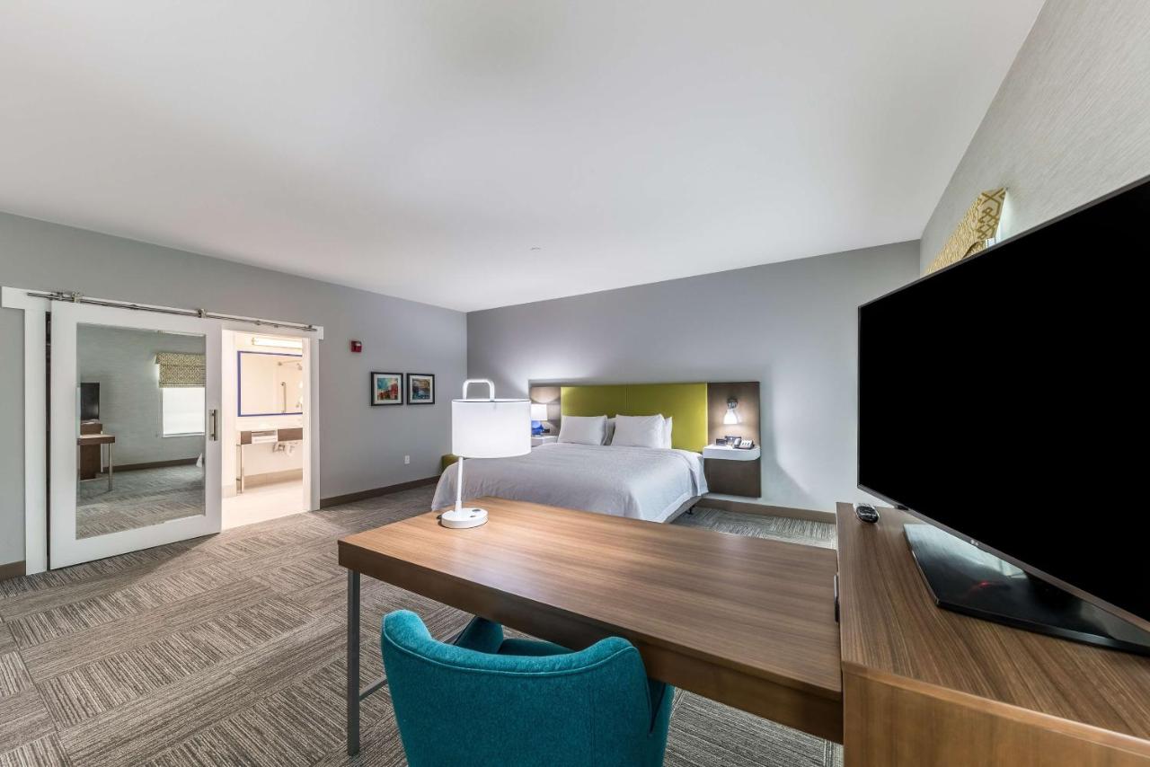 | Hampton Inn & Suites Pryor, Ok
