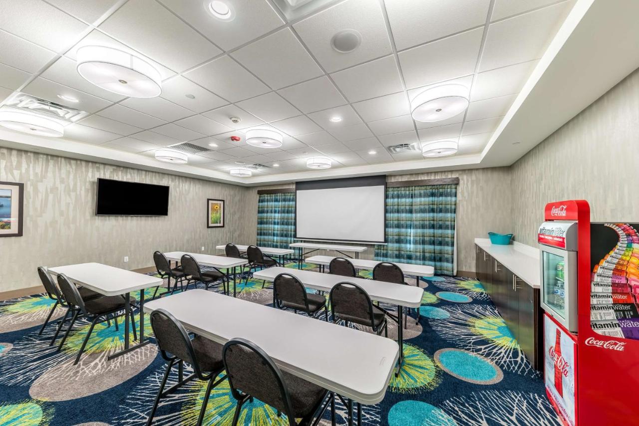 | Hampton Inn & Suites Pryor, Ok