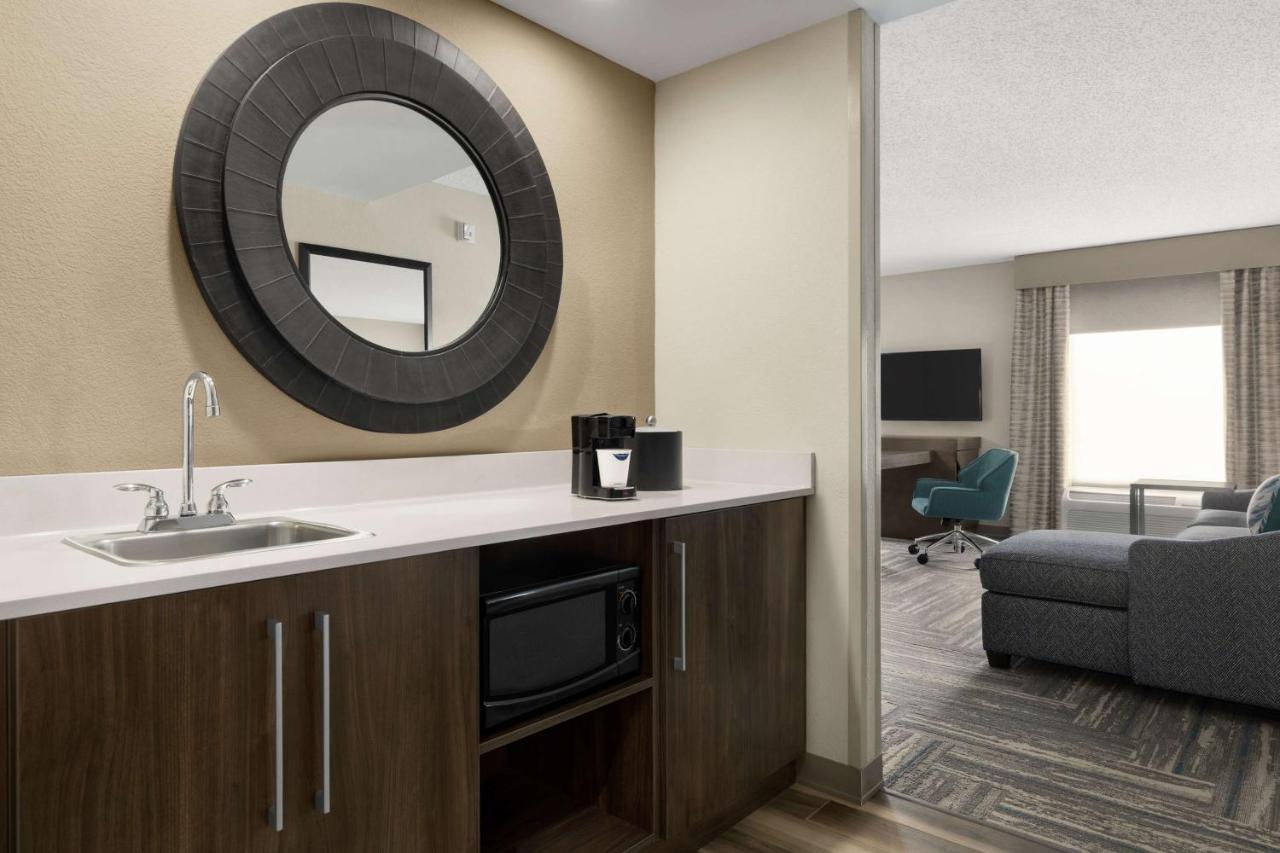 King Room Studio Suite with Sofabed at Hampton Inn & Suites Salisbury/Fruitland