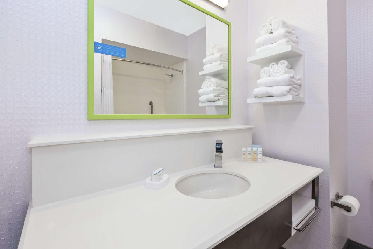 Queen Room with Two Queen Beds at Hampton Inn Sedalia