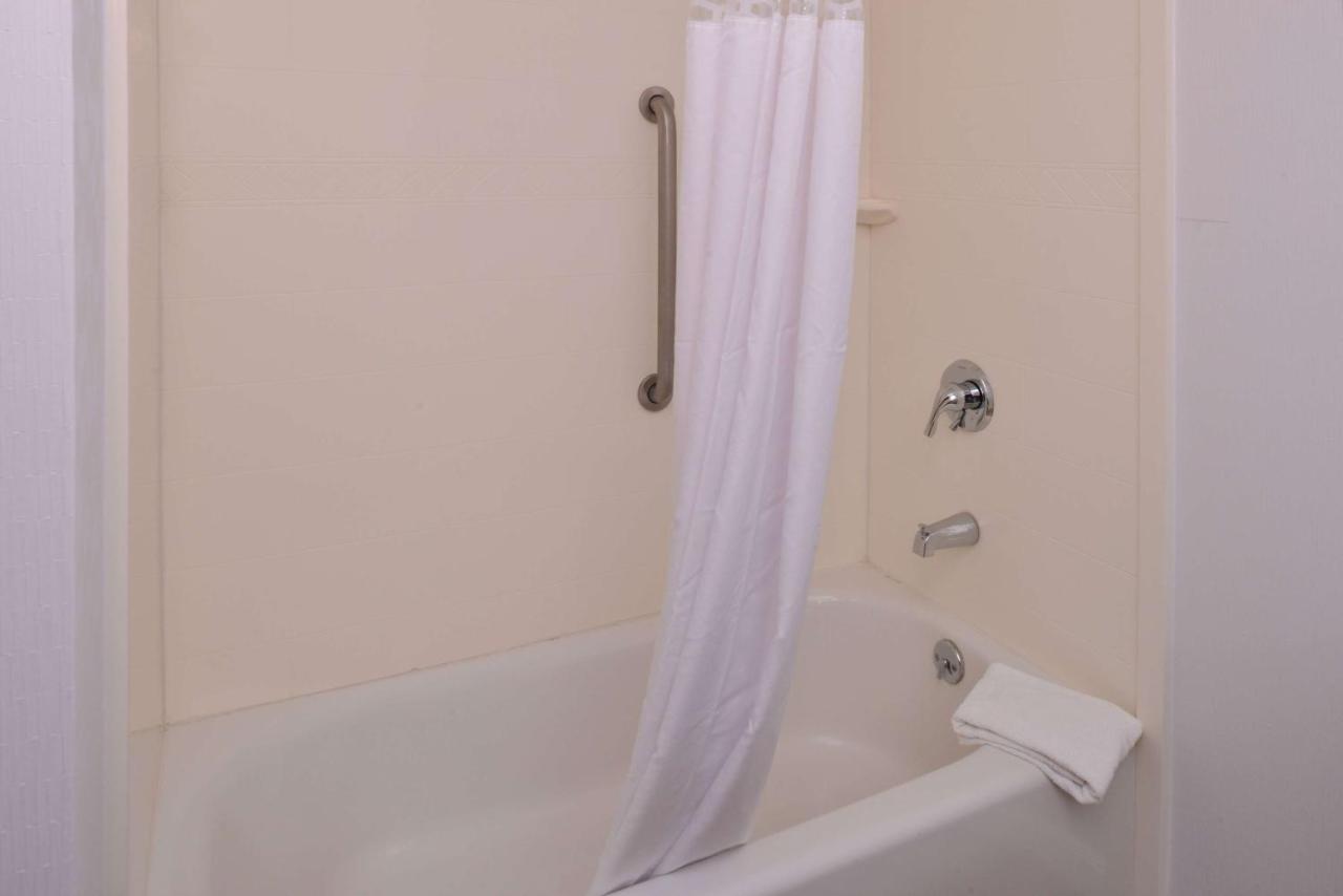 Double Room with Two Double Beds at Hampton Inn Tulsa-Sand Springs
