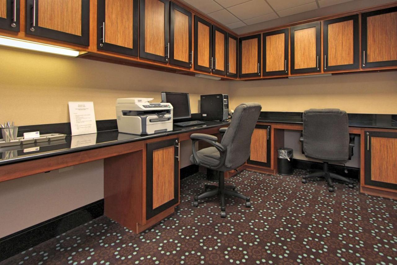 | Hampton Inn Defiance