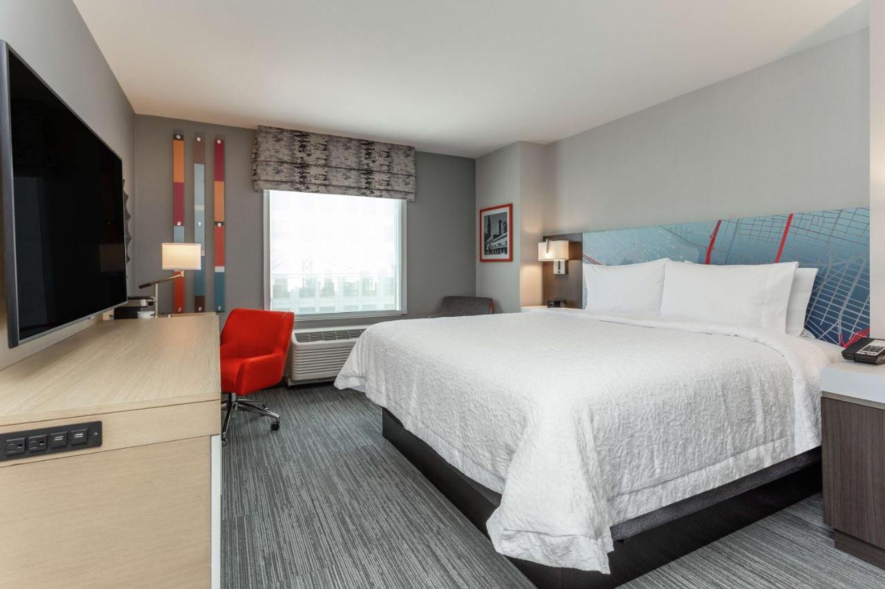 King Room - Hearing Accessible/Non-Smoking  at Hampton Inn Oakland Downtown-City Center
