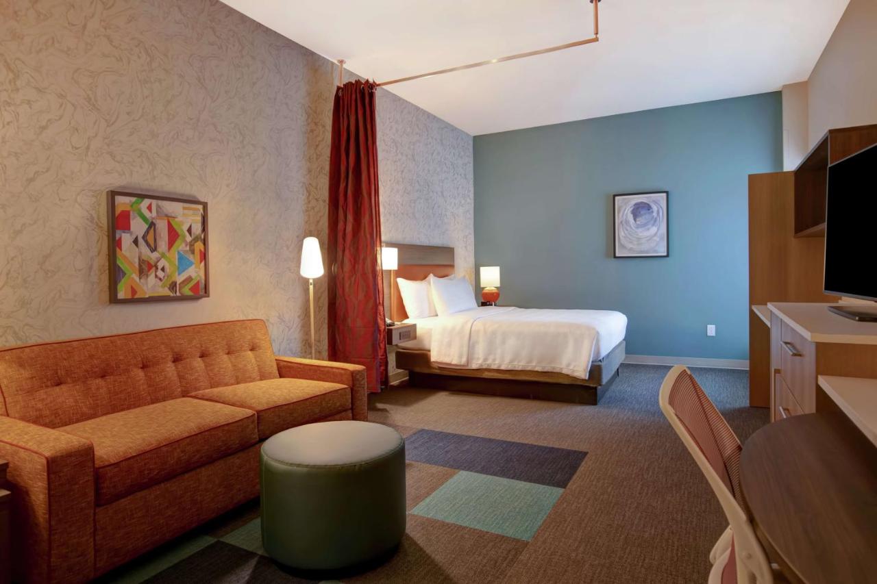 Queen Suite - Non-Smoking at Home2 Suites By Hilton Charlotte Uptown