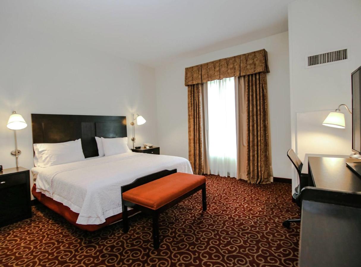 King Room with Tub - Disability Access at Hampton Inn Kingston