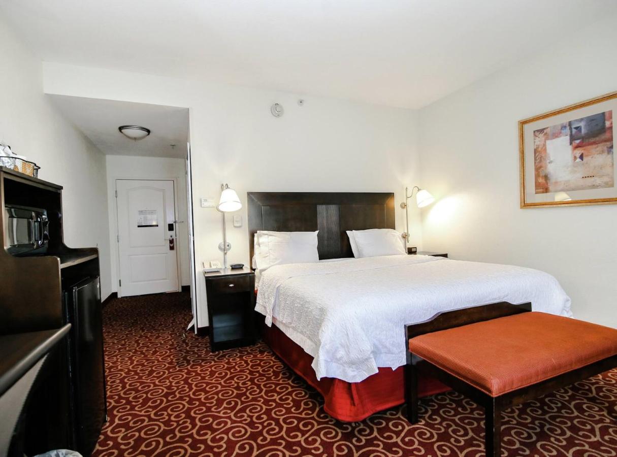 King Room with Tub - Disability Access at Hampton Inn Kingston