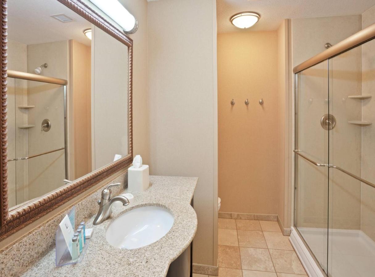 King Studio with Whirlpool at Hampton Inn Kingston