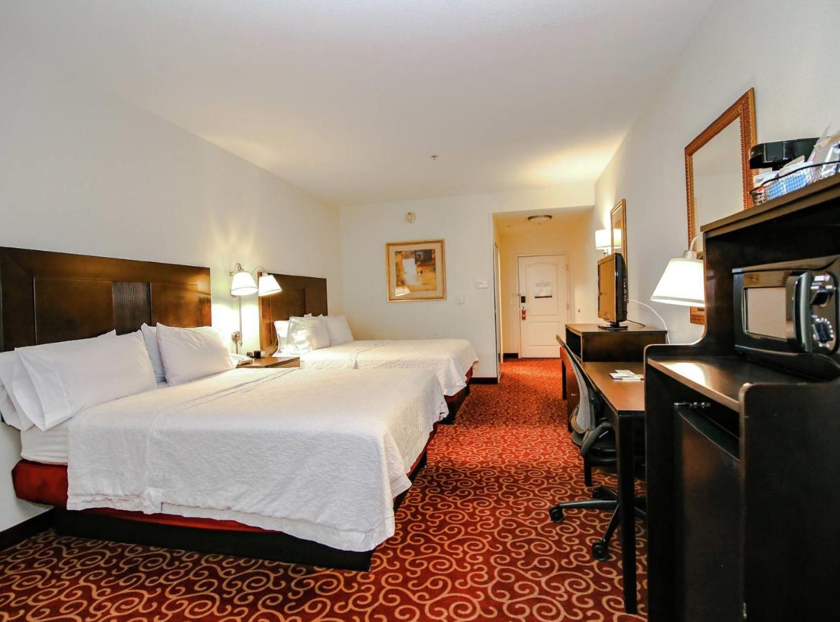 Queen Room - Non-Smoking at Hampton Inn Kingston
