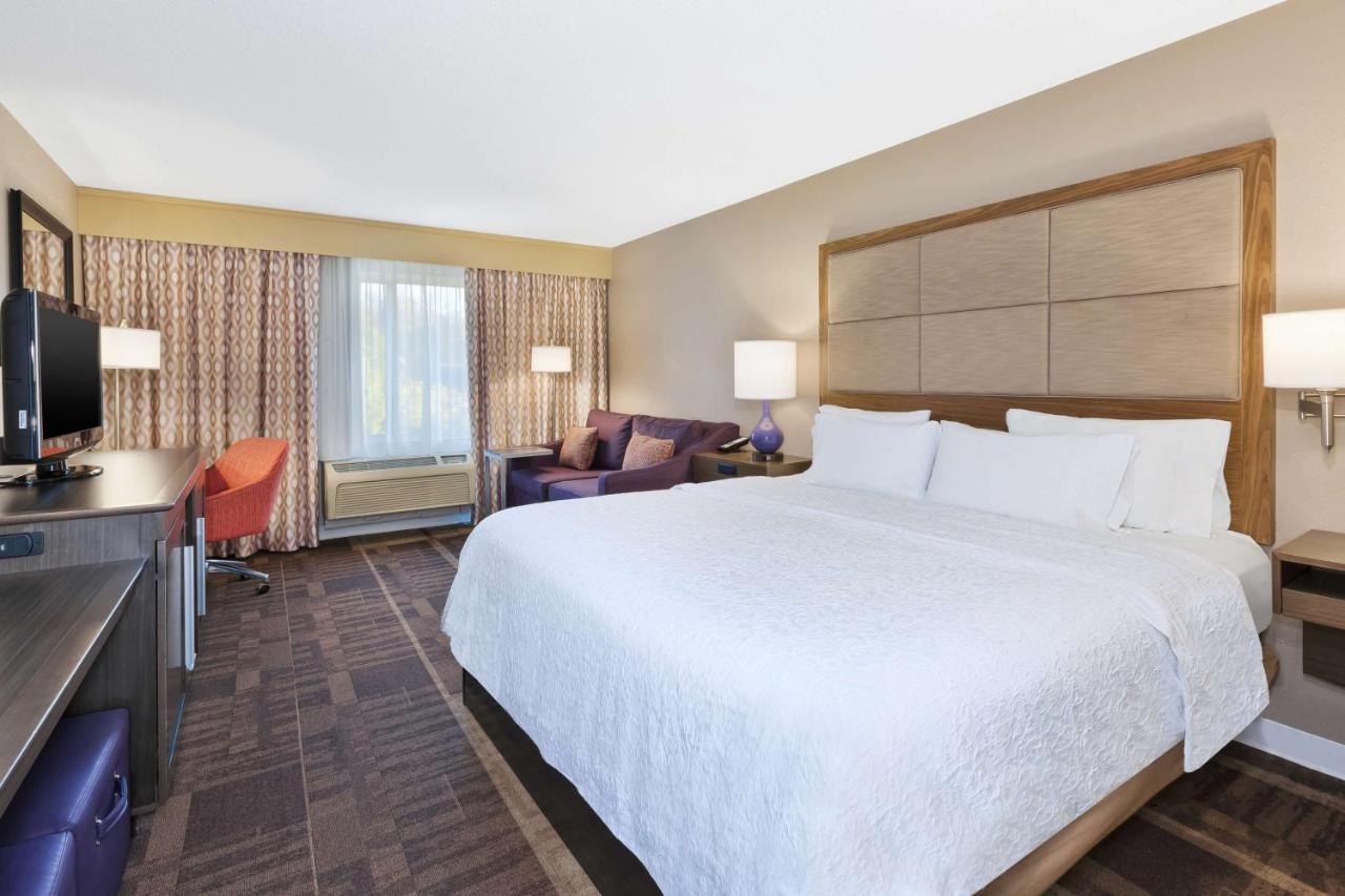| Hampton Inn Waterbury