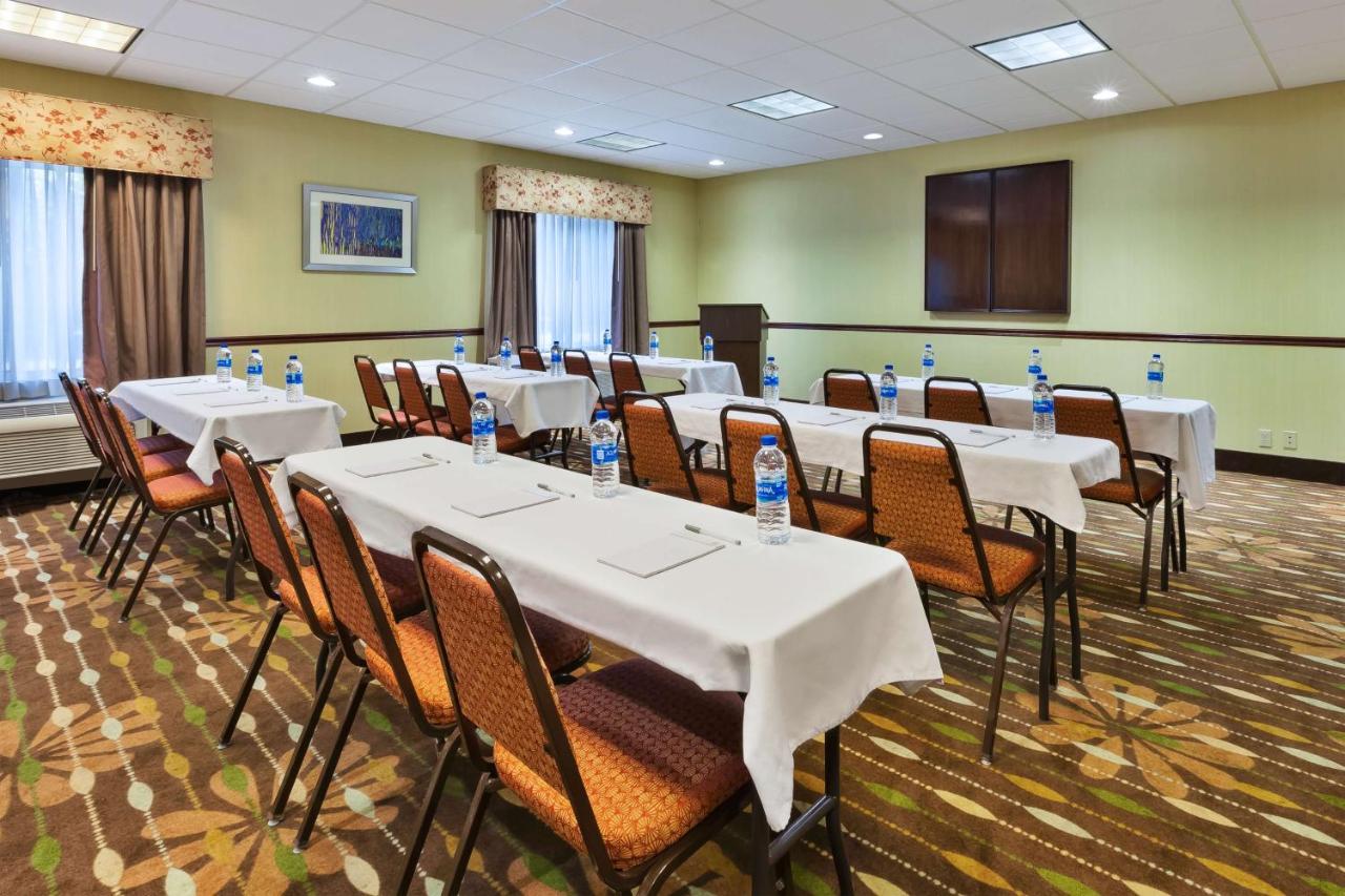 | Hampton Inn Waterbury
