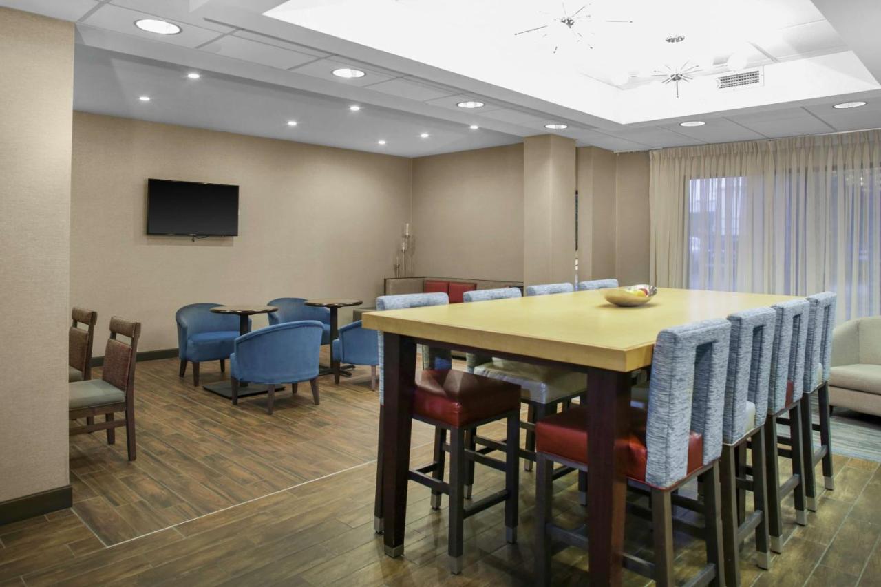 | Hampton Inn Chicago Elgin/I-90