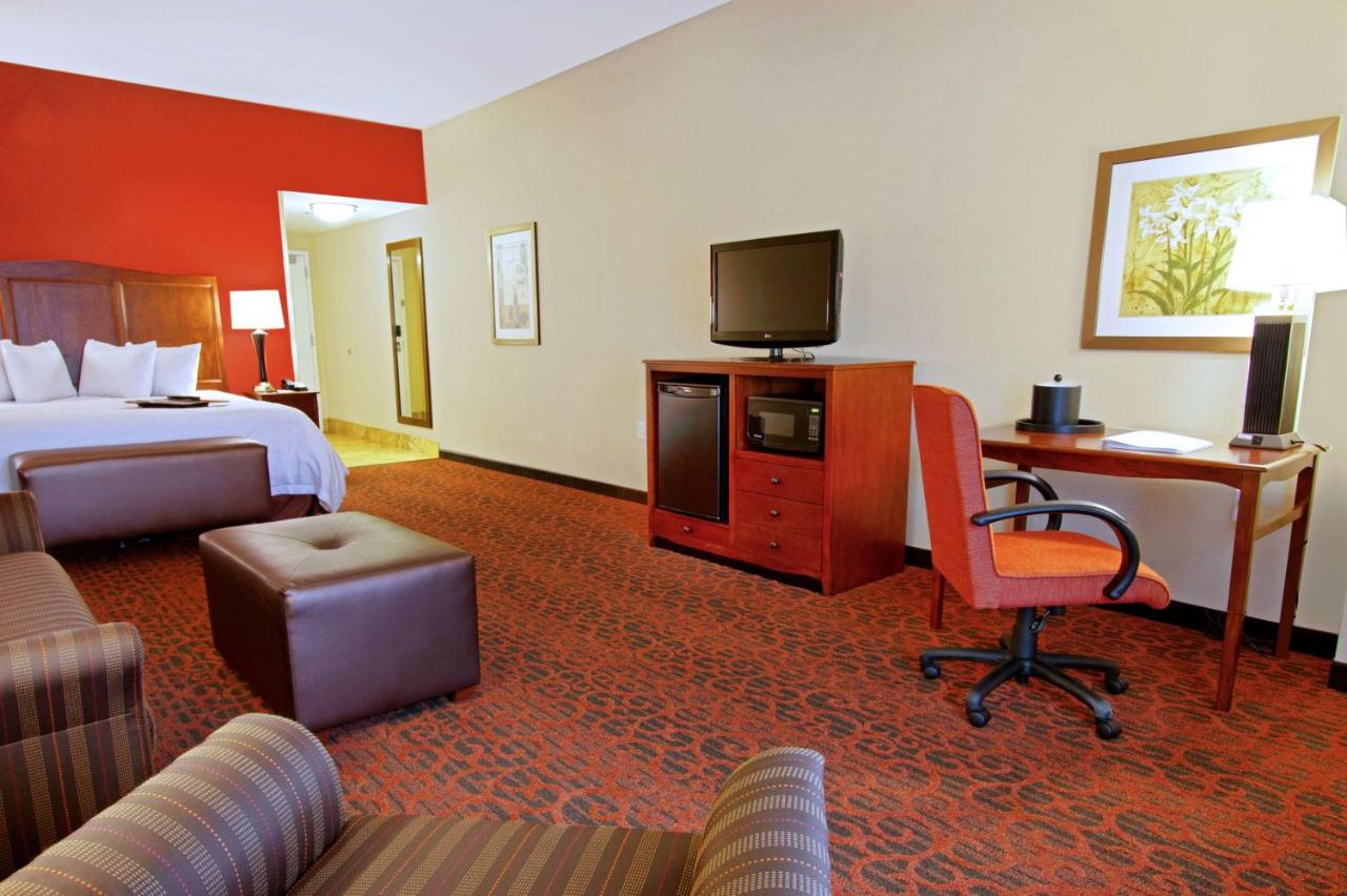 King Room with Sofa Bed at Hampton Inn Bangor