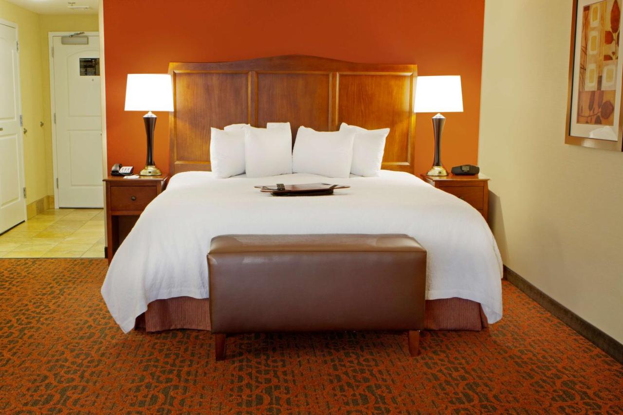 King Room with Roll-In Shower - Disability Access at Hampton Inn Bangor