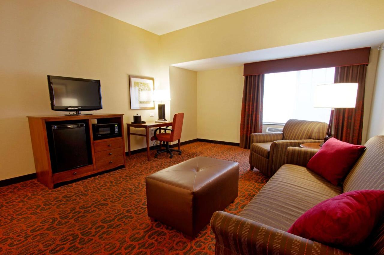 King Room with Sofa Bed at Hampton Inn Bangor