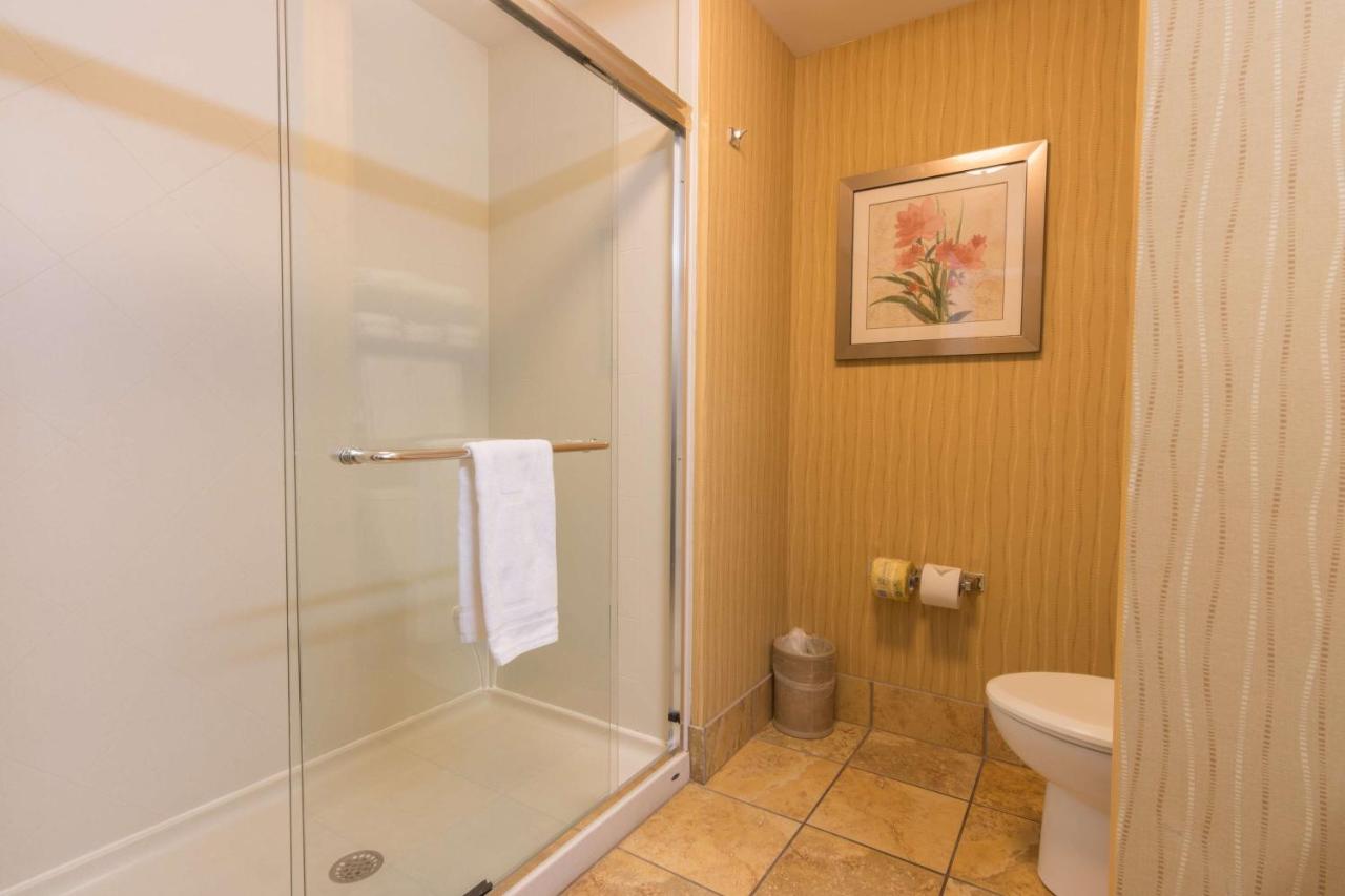 King Room at Hampton Inn Bangor