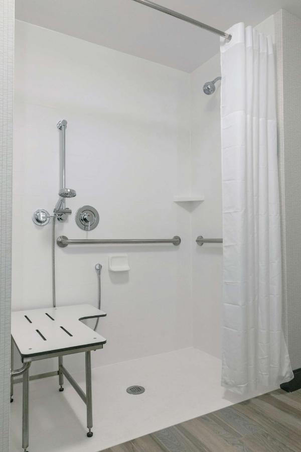 | Hampton Inn Black Mountain