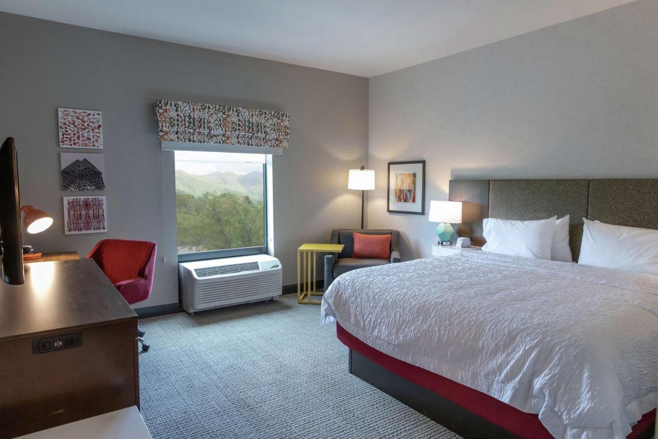 | Hampton Inn Black Mountain