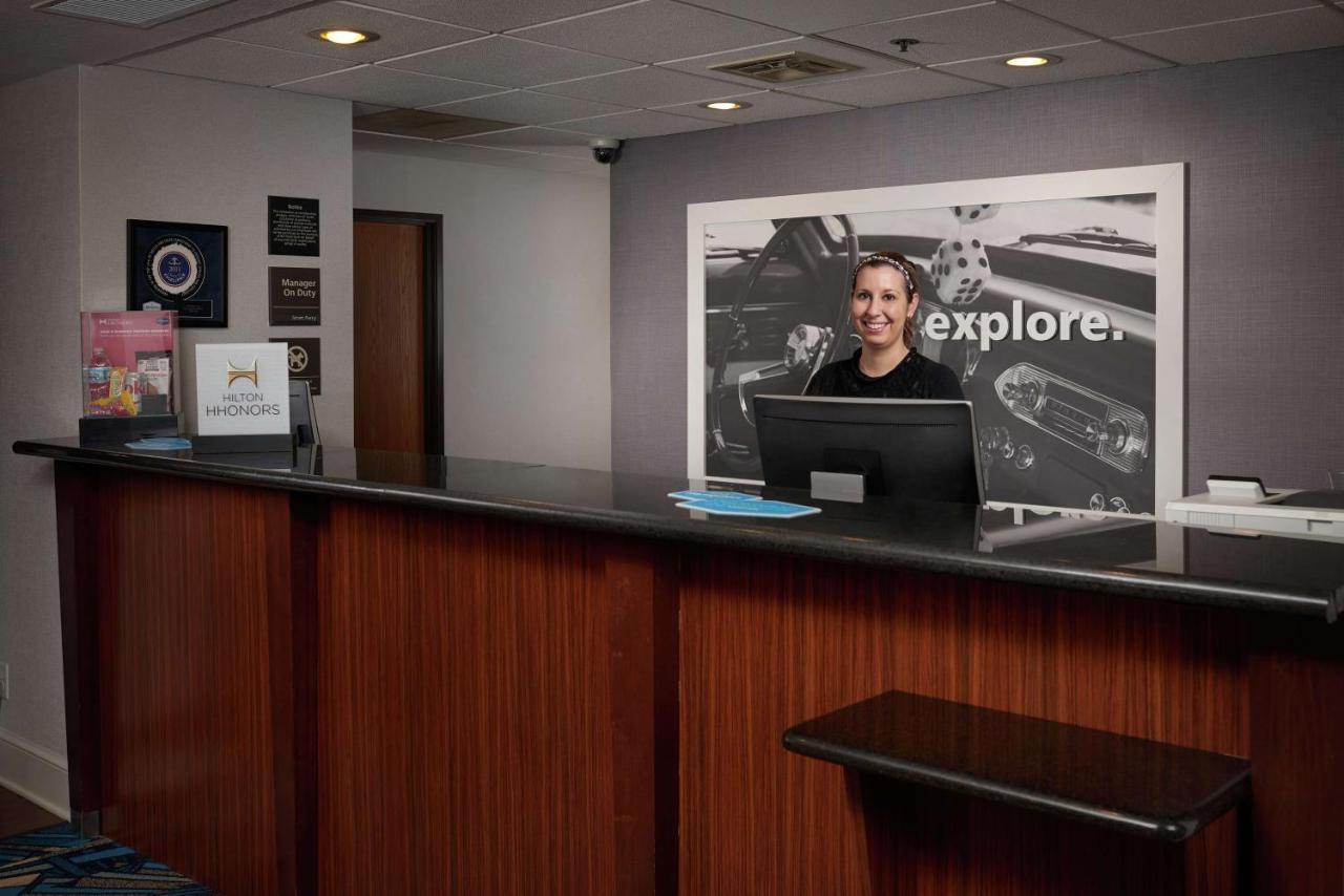 | Hampton Inn Youngstown West