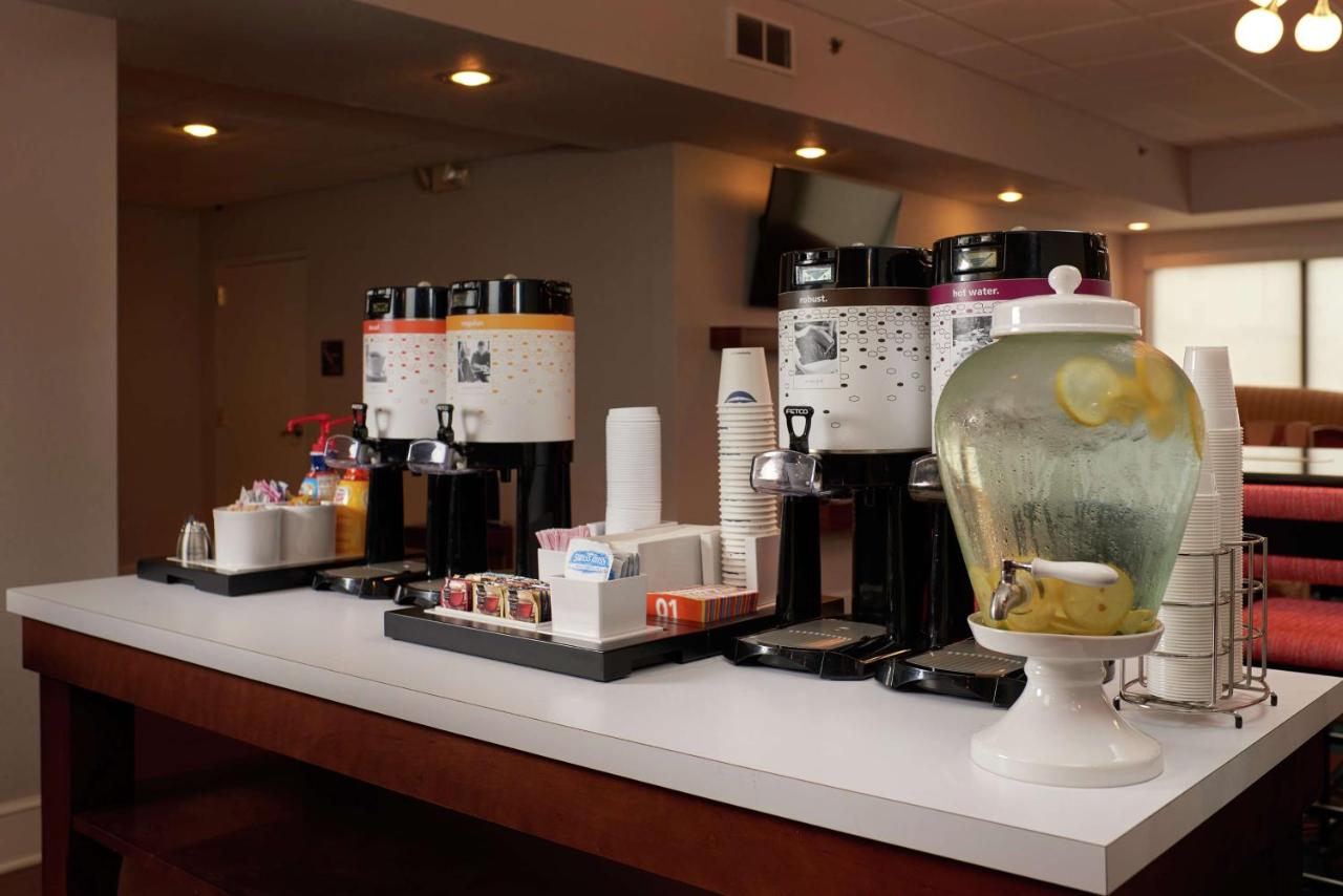 | Hampton Inn Youngstown West
