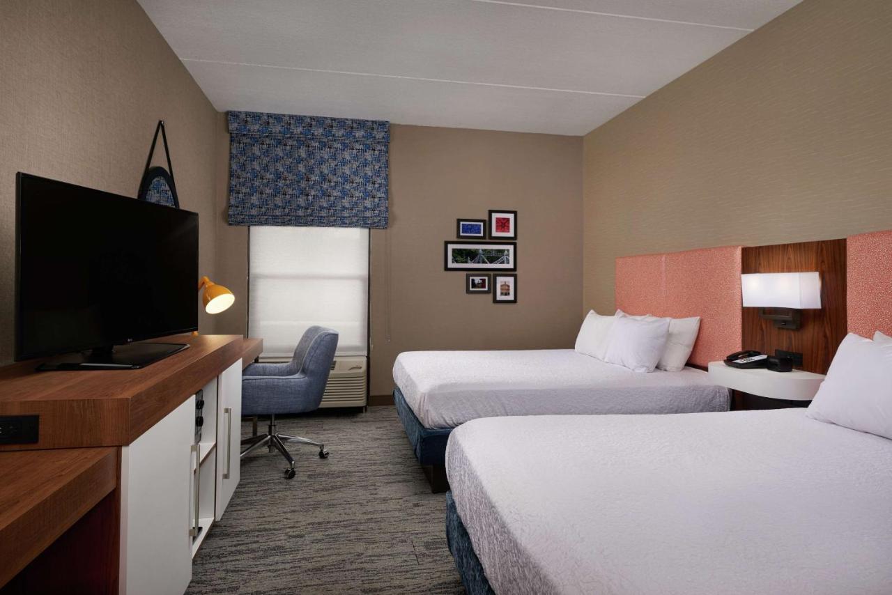 | Hampton Inn Youngstown West
