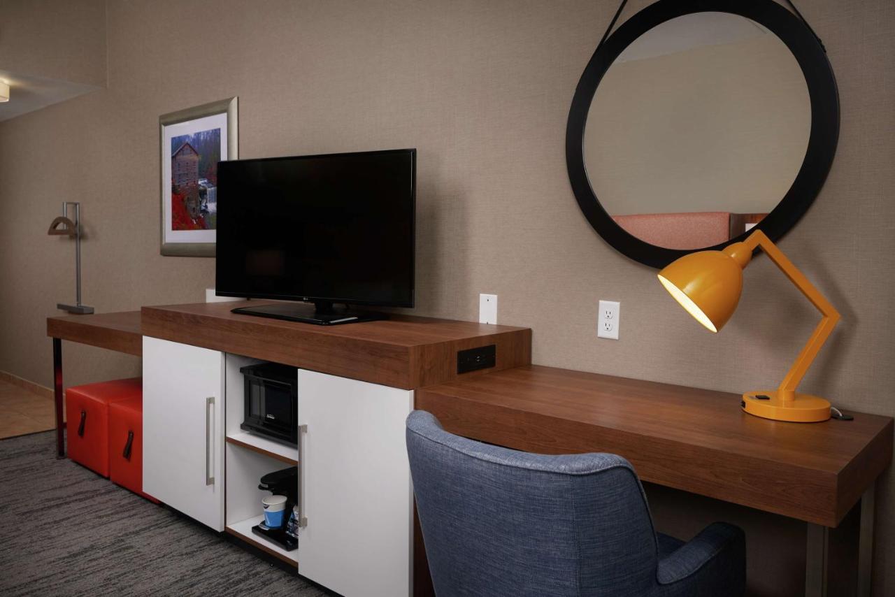 | Hampton Inn Youngstown West