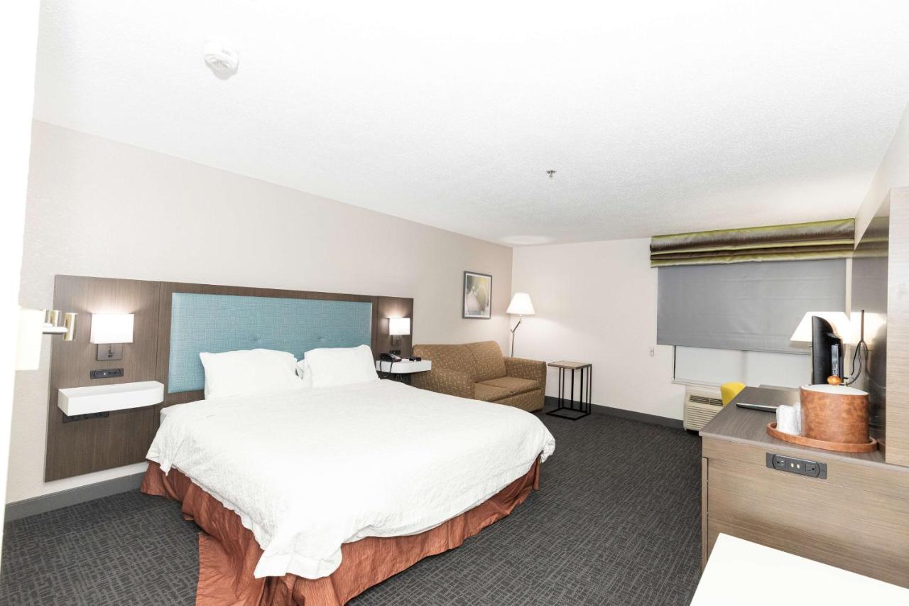 King Room with Sofa Bed - Non-Smoking at Hampton Inn Kerrville