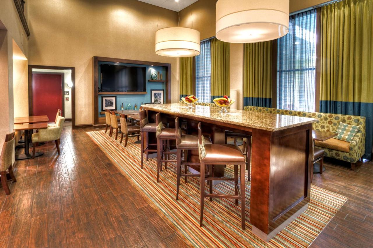 | Hampton Inn Marion
