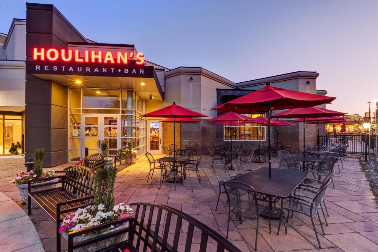 | Crowne Plaza Hotel Dulles Airport, an IHG Hotel