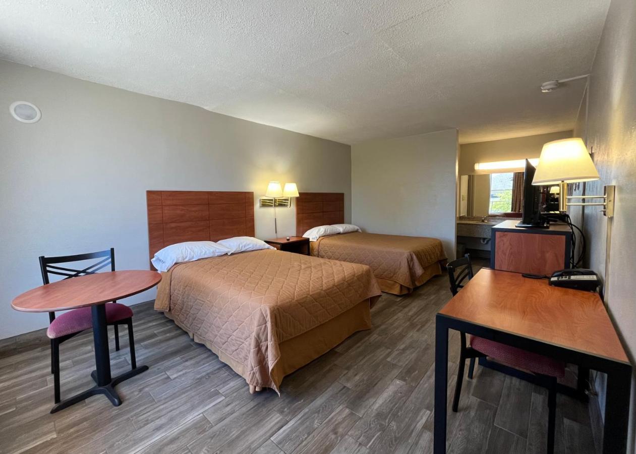 | EZ Travel Inn College Station