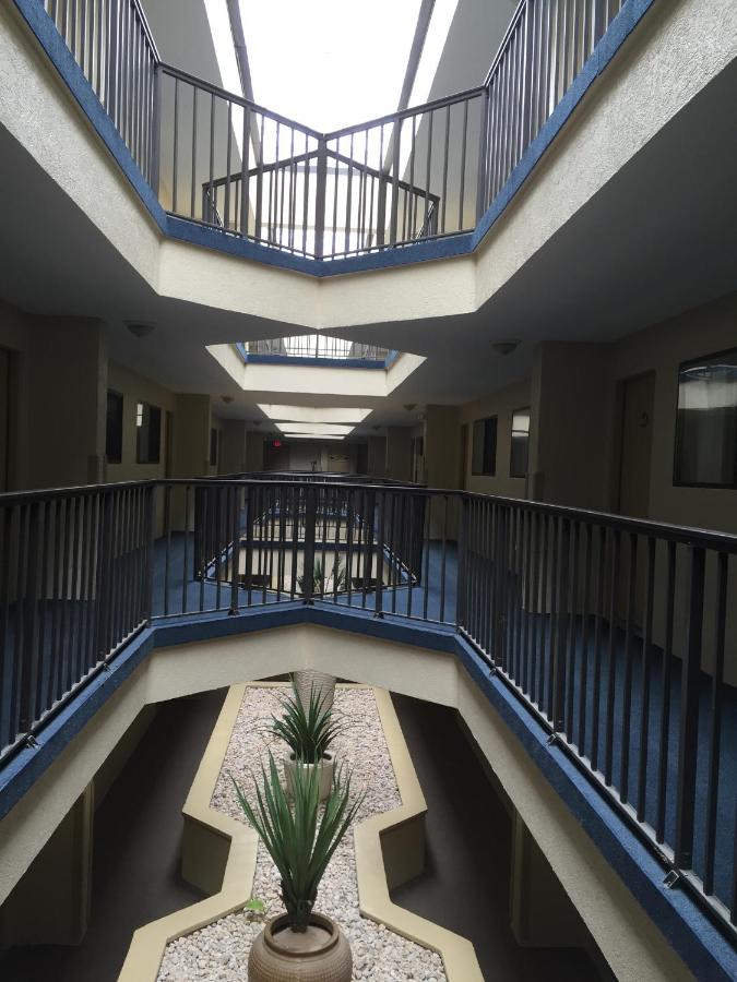 | Brighton Suites Hotel