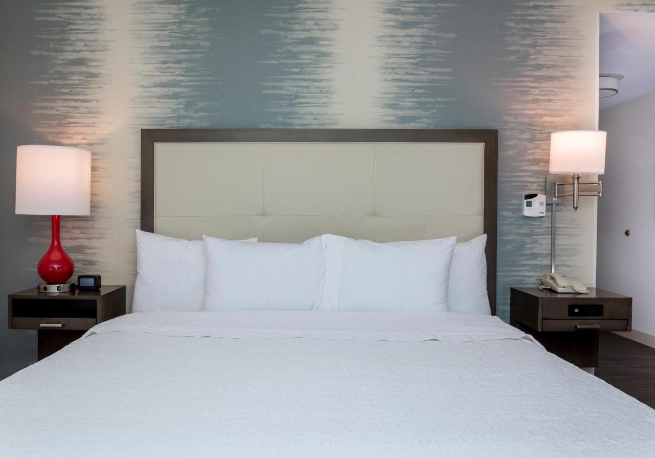 King Room at Hampton Inn & Suites San Diego-Poway