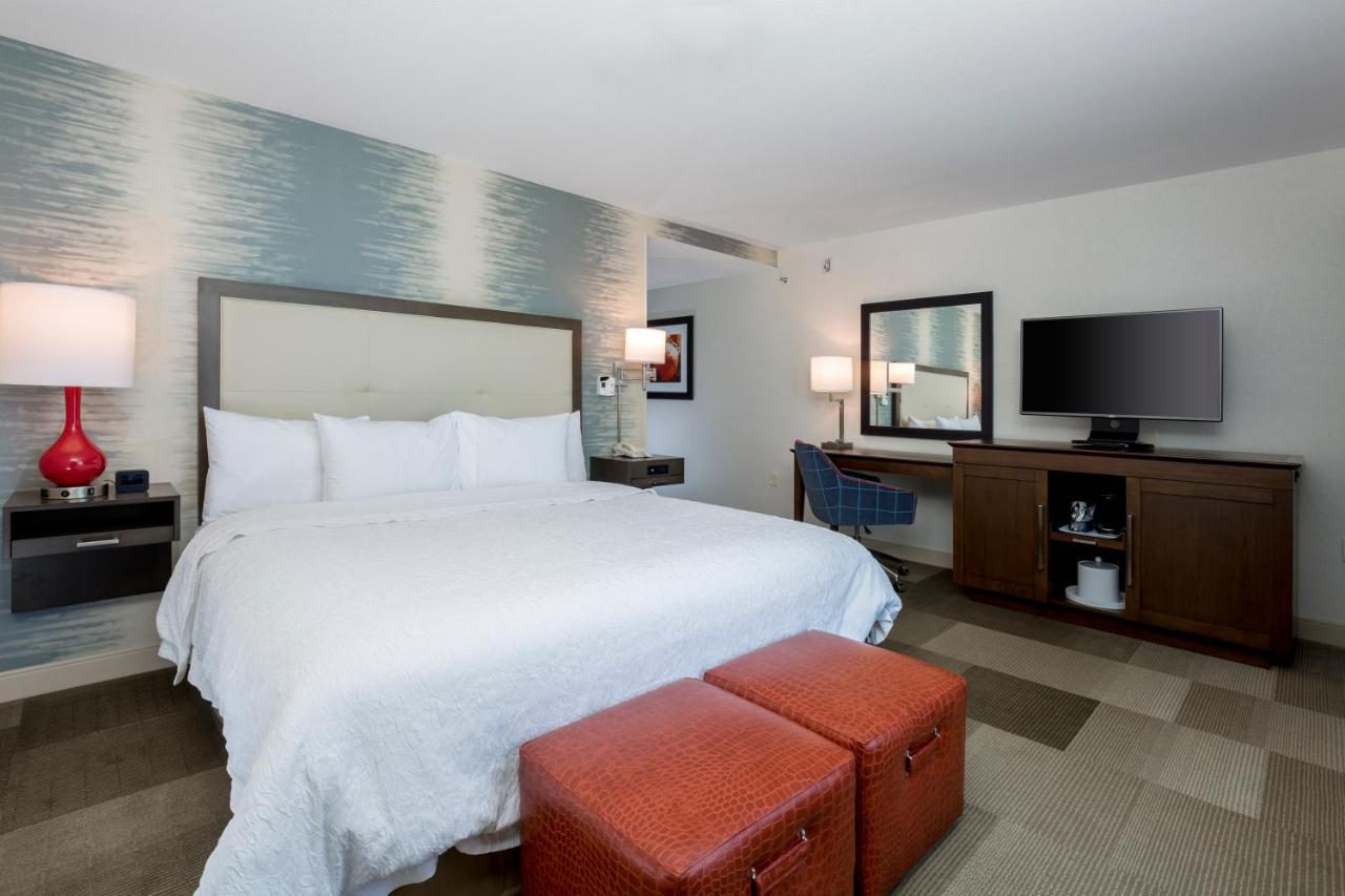 King Room at Hampton Inn & Suites San Diego-Poway
